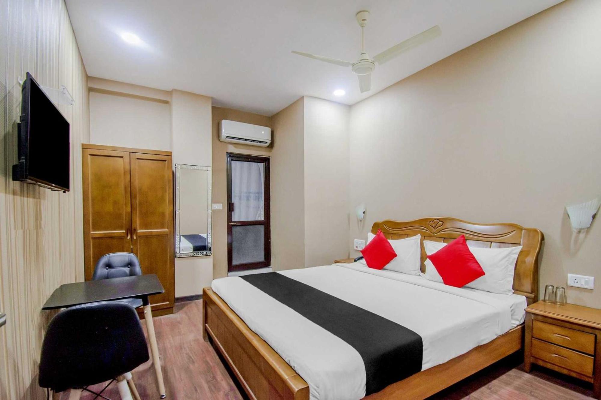 Collection O Mg Guest House Kolkata Bagian luar foto