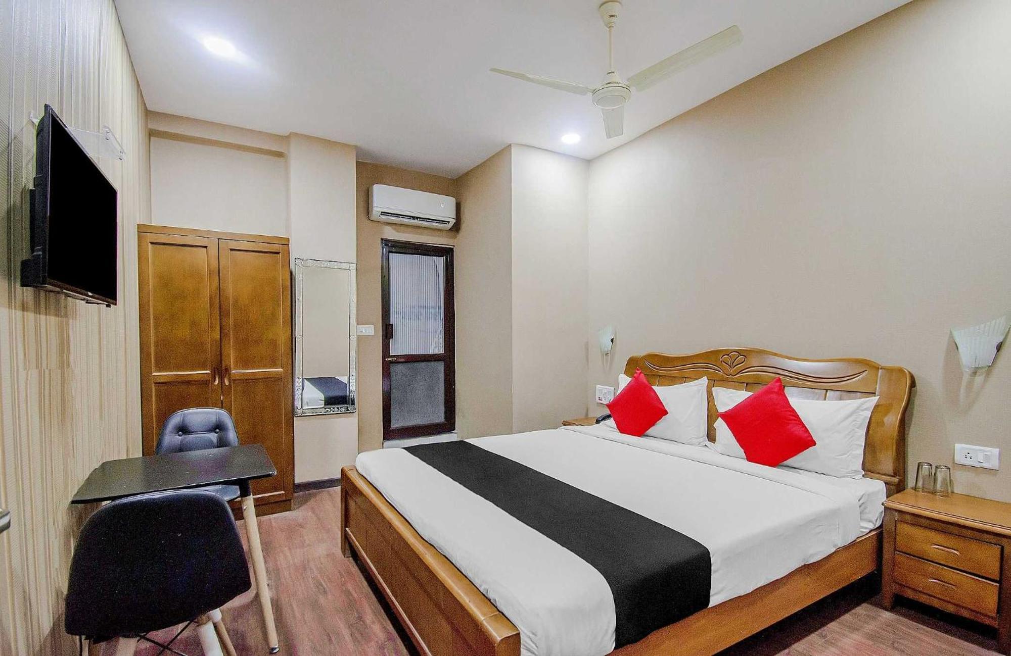 Collection O Mg Guest House Kolkata Bagian luar foto