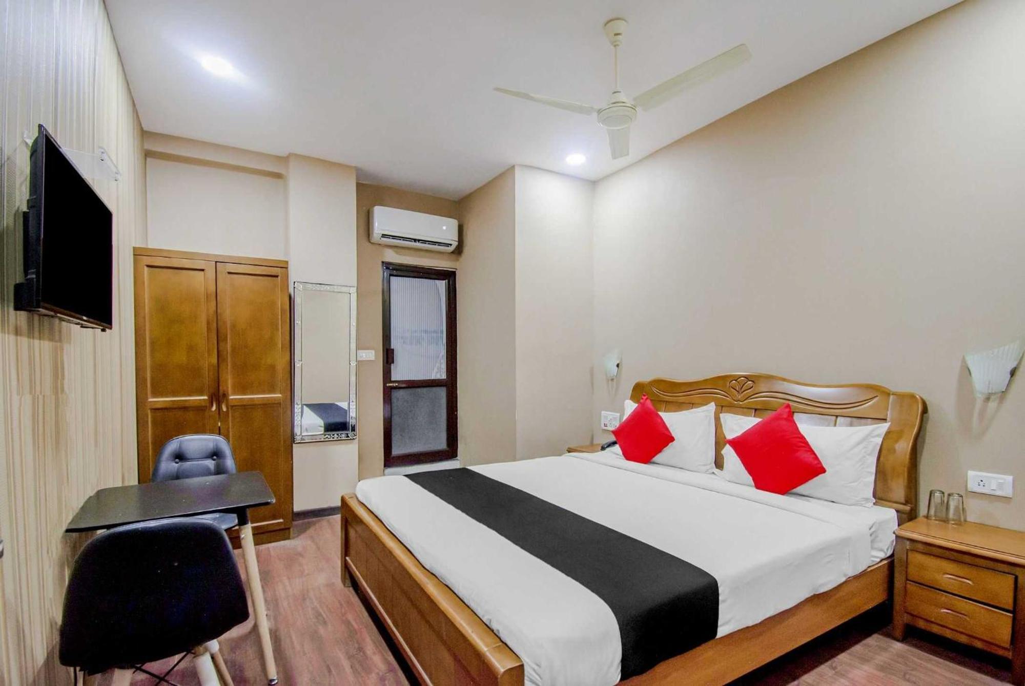 Collection O Mg Guest House Kolkata Bagian luar foto